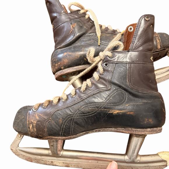 Vintage CCM Tacks Hockey Skates 1969–73 Made in Canada Prolite Holders ~ Size8.5 main image 5